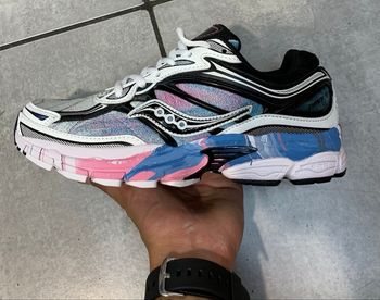 Saucony