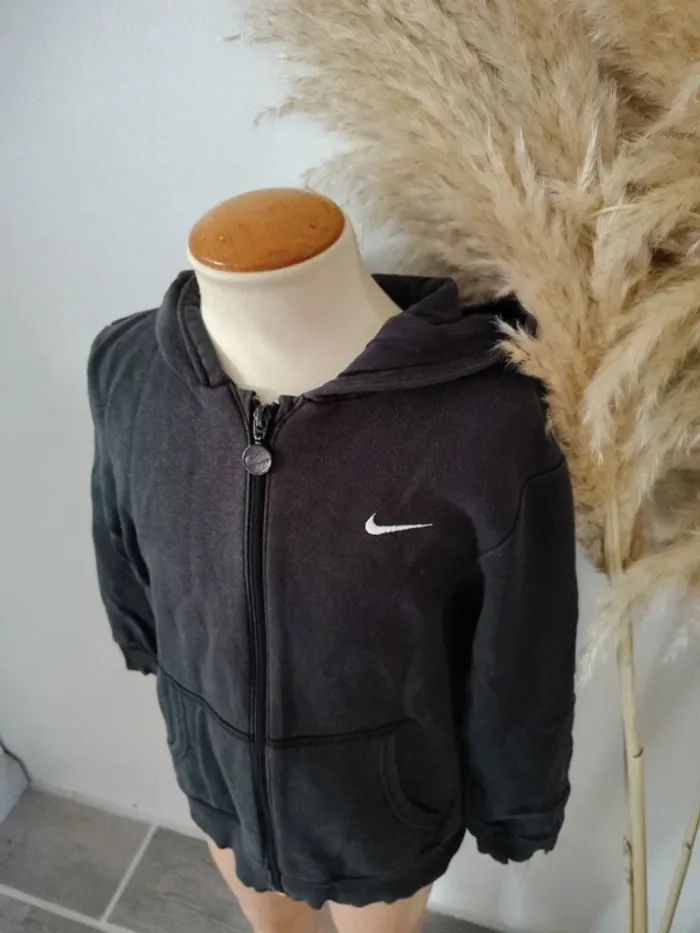 Veste Nike garçon 🧑 6/7 ans - photo numéro 2