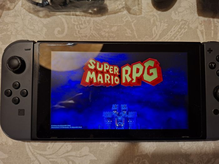 Nintendo Switch 32 Go Console avec Manettes Joy-Con Grises Non Patché - photo numéro 4