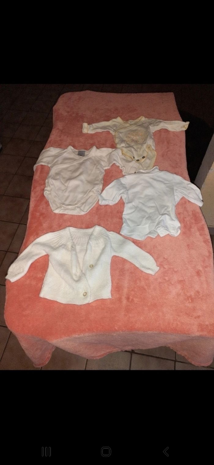 Lot de vêtements 0 mois - photo numéro 3