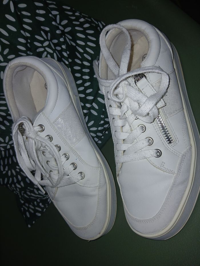 Vends paire baskets blanc nacré  Breal
