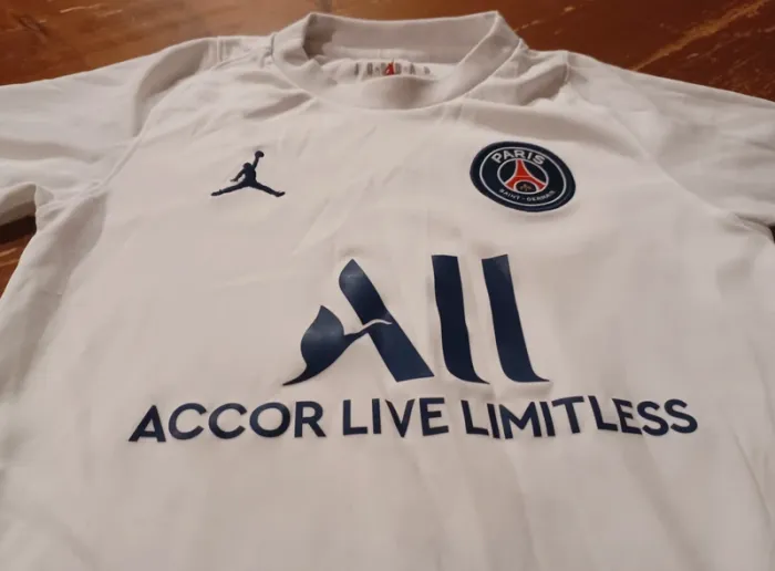 Maillot tshirt foot PSG - Jordan - photo numéro 2