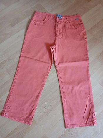Pantacourt couleur corail taille 40 marque Carla Simoni