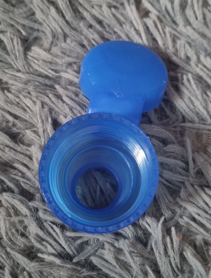 Gourde bleu avec bouchon - photo numéro 7