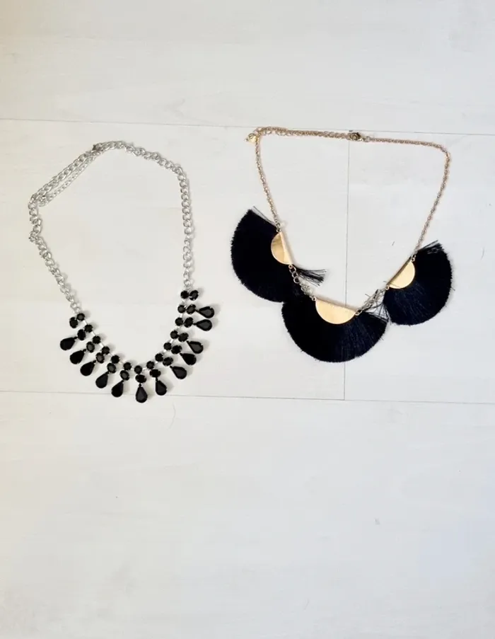 Lot de 2 colliers Plastron noir argenté et doré