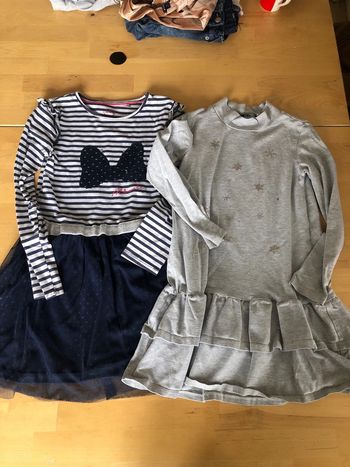 Lot 2 robes fille 8-9 ans Minnie et original marines