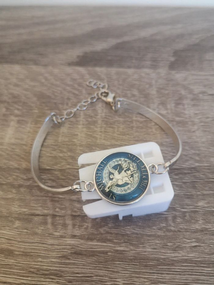 Bracelet Saint Michel en bleu et argent - photo numéro 1