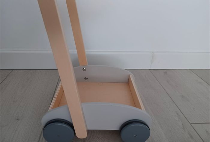 Baby walker et ses accessoires