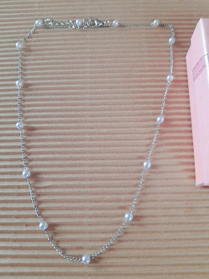 Collier clavicule perle et argenté discret - photo numéro 2