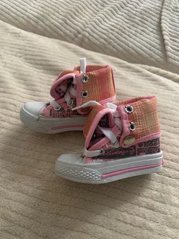 Basket rose en toile basse ou montante taille 19, bébé fille