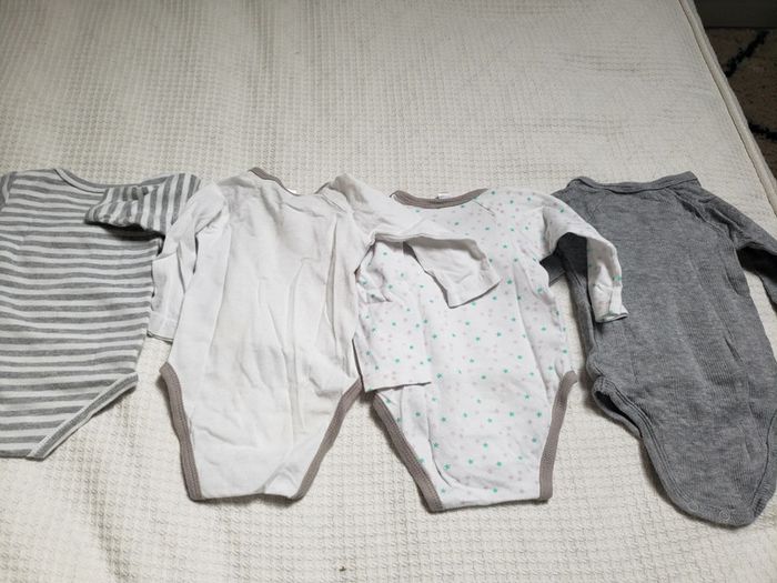 Lot de 4 bodies - photo numéro 9