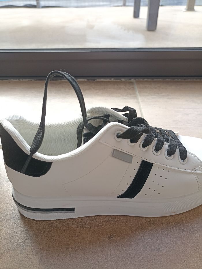 Baskets neuves - photo numéro 2