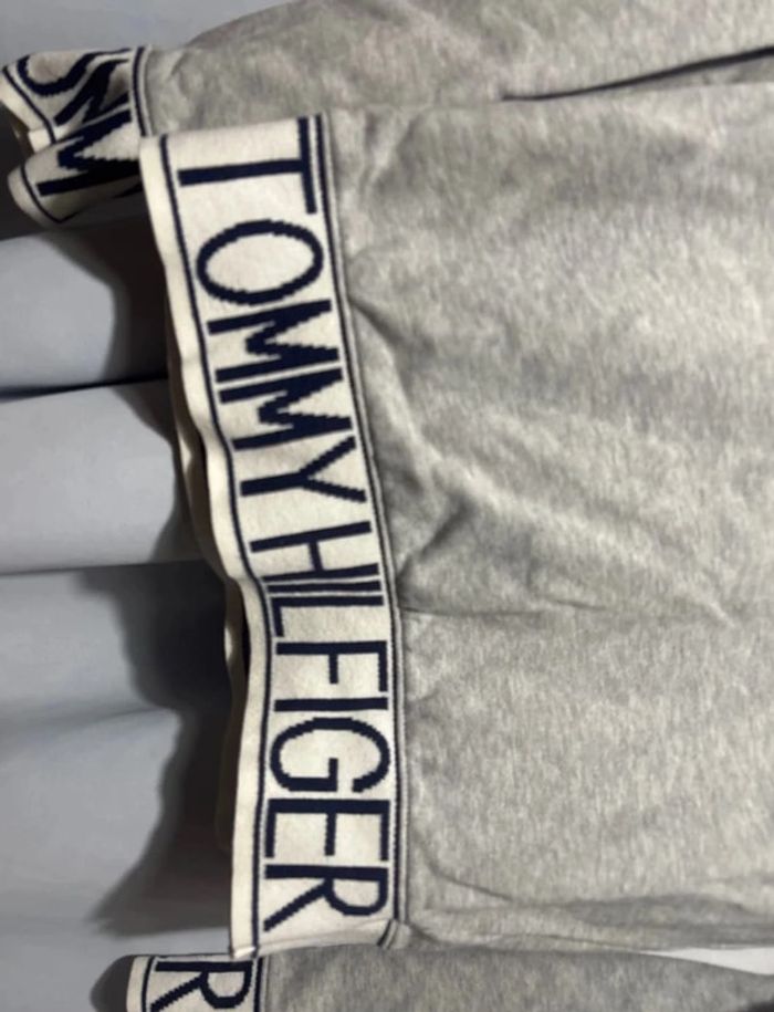 Pull sweat femme tommy hilfiger gris clair neuf - photo numéro 2