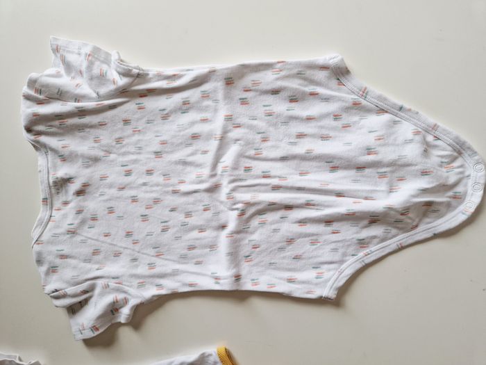 lot de 3 bodies manches courtes 24 mois - photo numéro 8