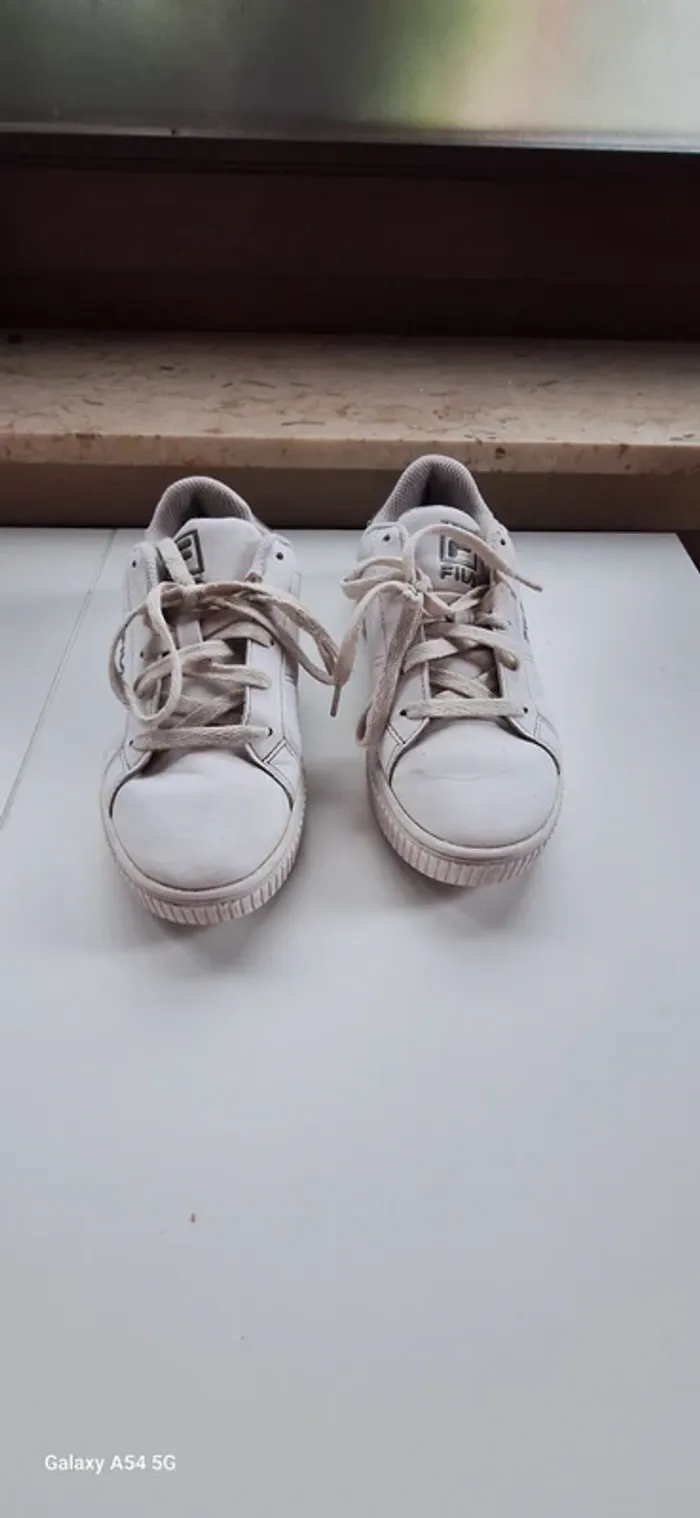 Baskets Fila 33,5 - photo numéro 2