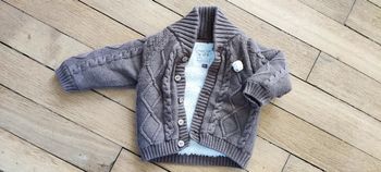 Gros gilet hiver  12 mois