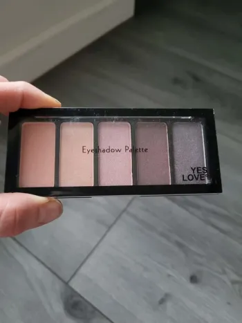 Palette maquillage Yes love 