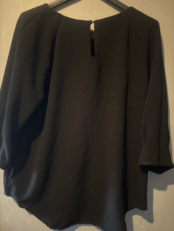 Haut noir - photo numéro 2