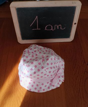 Chapeau taille 9-12 mois en très bon état