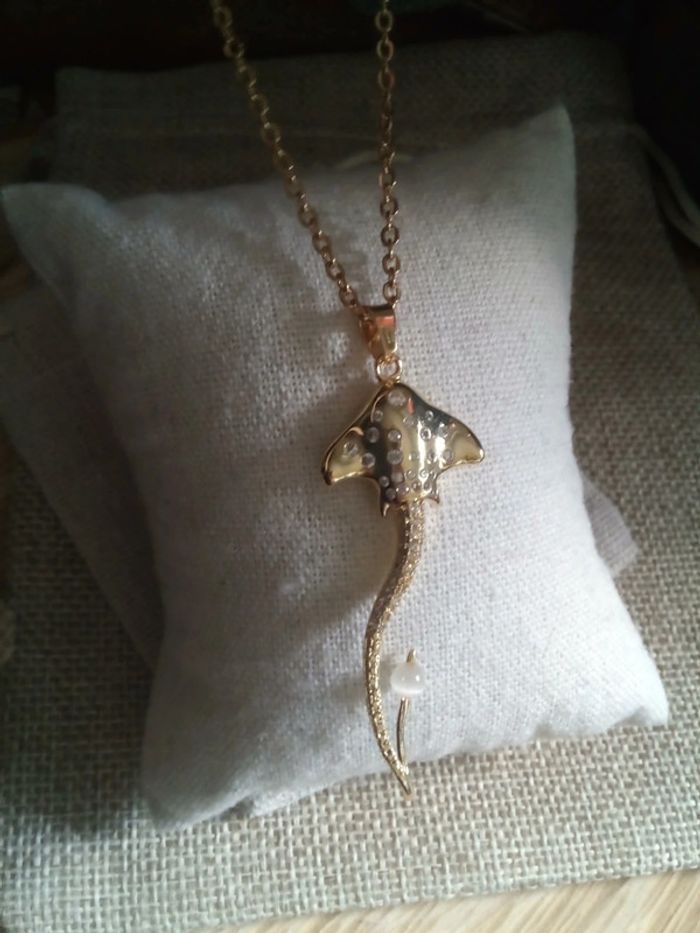 Collier raie zircons et pierre de sélénite naturelle