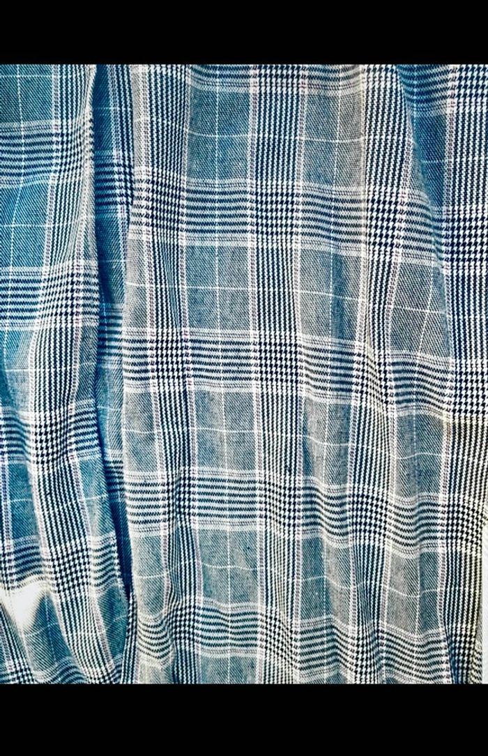 Veste longue Belcci mi-saison non doublée longue ceinturée Prince de Galles Boutonnage fictif Effet peignoir longue et très féminine Carreaux blanc gris noir et très discret rose Étiquetée taille M/L - photo numéro 9