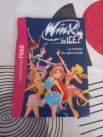 Livre la bibliothèque rose Winx On ICE Le roman du spectacle en bon état