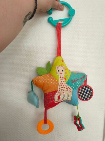 Jouet d'éveil a suspendre 