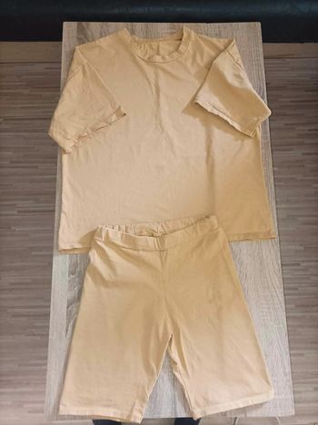 ensemble tee-shirt + short moutarde taille M
