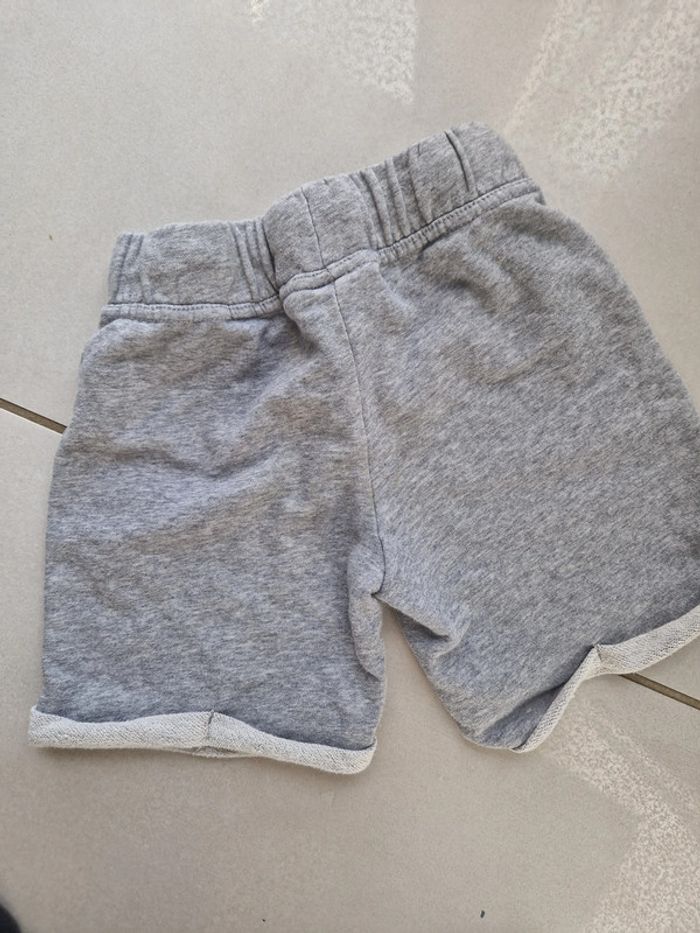 1 short 7-8 ans 122-128 cm gris marque EURO2020 - photo numéro 3