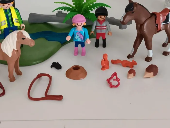 Playmobil

6947 Playmobil Cavaliers avec poneys et cheval - photo numéro 9