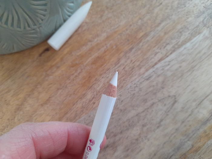 Crayon dessin des ongles Essence - photo numéro 3
