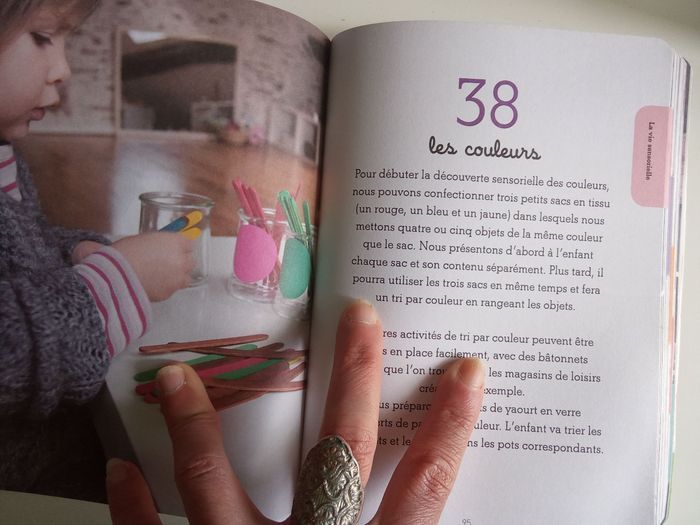 Livre édition Nathan, 100 activités d'éveil Montessori dès 18 mois, apprendre seul, autonomie - photo numéro 4