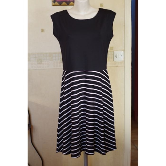 Robe mi-longue Promod - Taille 42