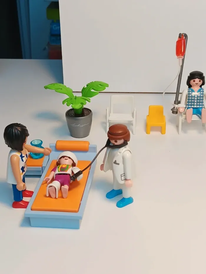 Lot figurines playmobil accueil service des urgences - photo numéro 3