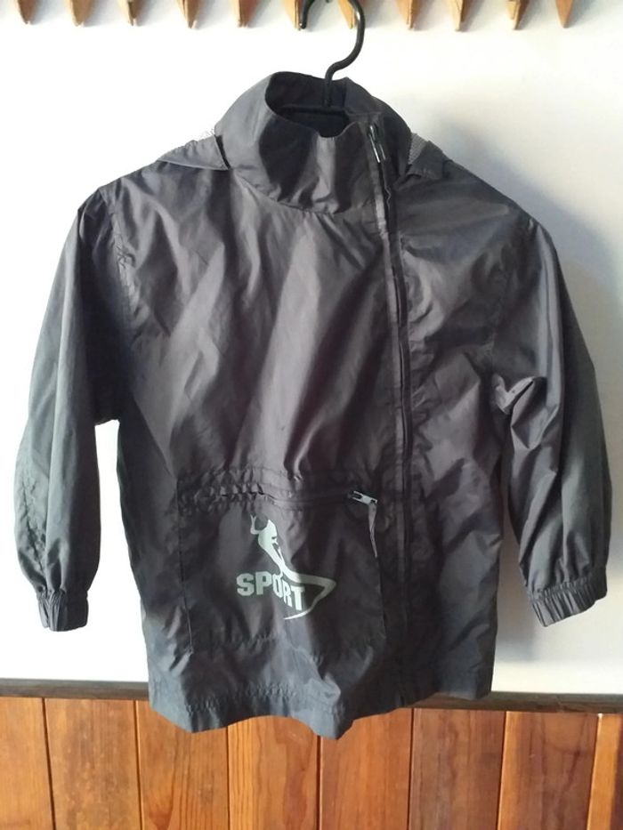 Coupe vent et pluie gris