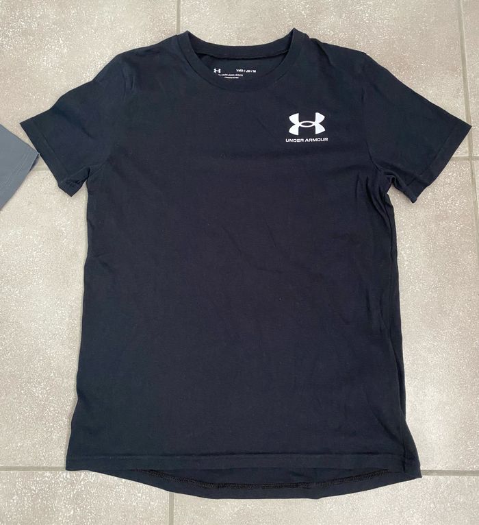 Lot de 3 t-shirts Under Armour taille 10/12 ans - photo numéro 5