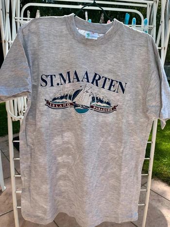 T shirt de Saint Martin gris peu porté