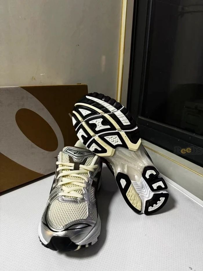 Asics Gel-Kayano 14 Taille 40 - photo numéro 5