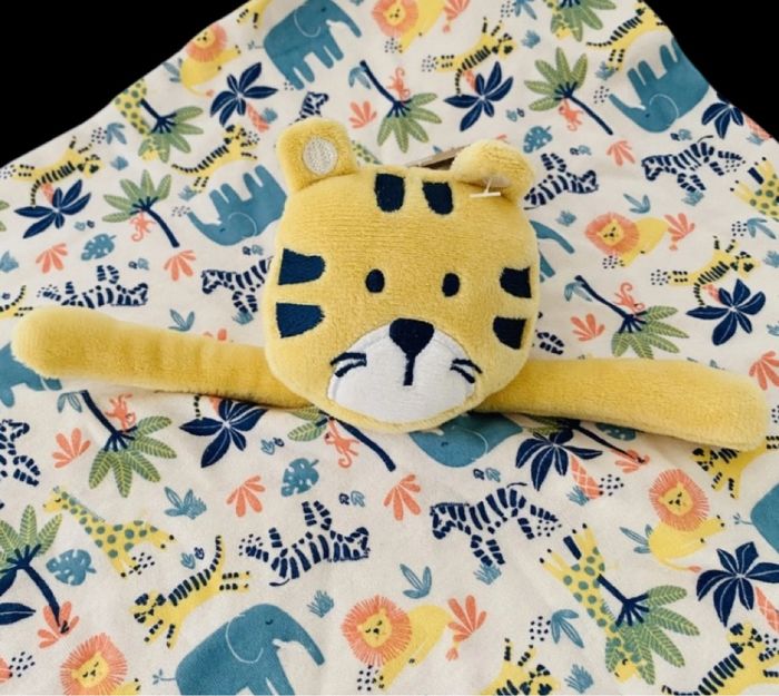 ❤️B4387 Doudou Plat Mouchoir Inextenso Tigre Lion In Extenso Jungle Beige Auchan - photo numéro 2