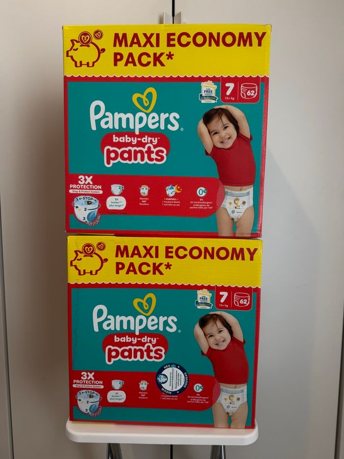124 couches Pampers pants taille 7