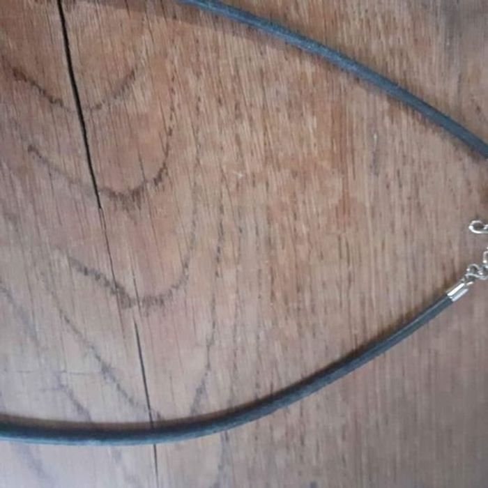 Collier avec pendentif style pierre - photo numéro 5