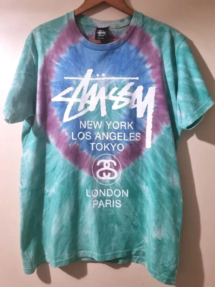 T shirt Stüssy Tie dye vert rose bleu World Tour medium 100% coton état impeccable - photo numéro 7