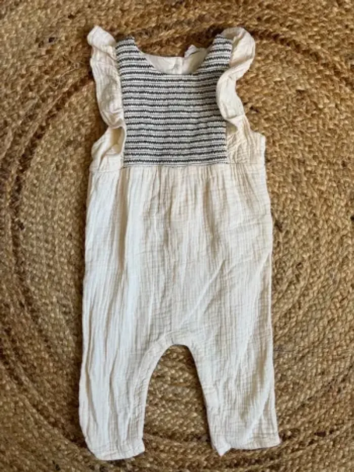 Combinaison gaze de coton Vertbaudet 12 mois parfait état