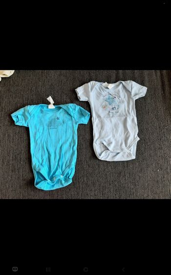 Lots de 2 bodies manches courtes