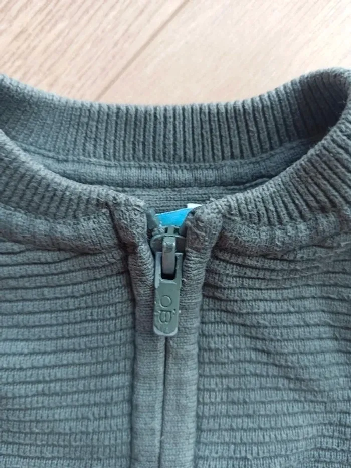 Ensemble salopette, t-shirt manches longues et gilet - photo numéro 7