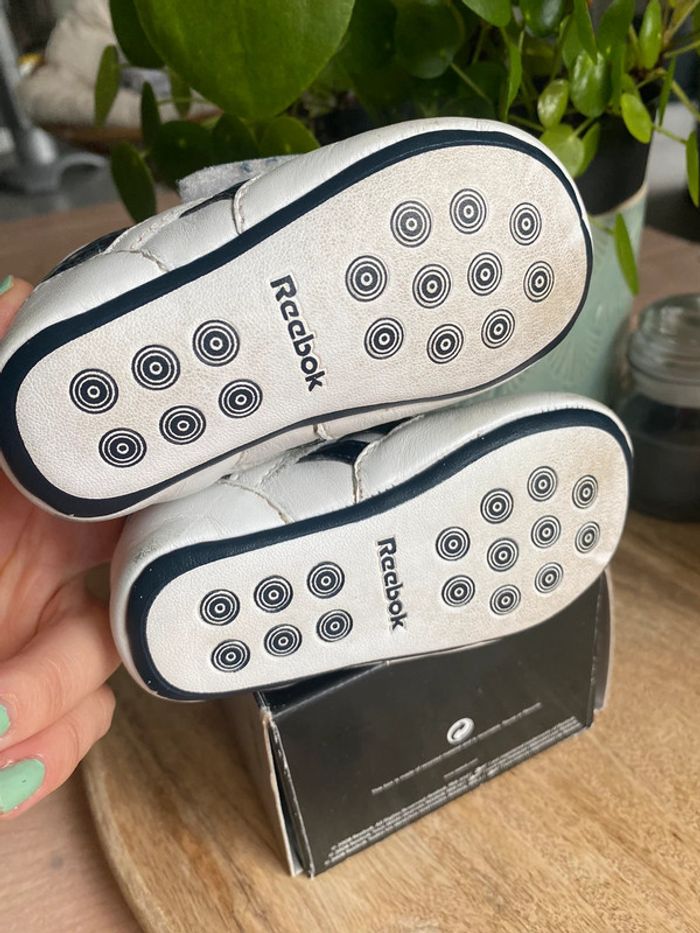 Basket Reebok pointure 18,5 - photo numéro 5