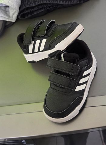 Basket Adidas 23