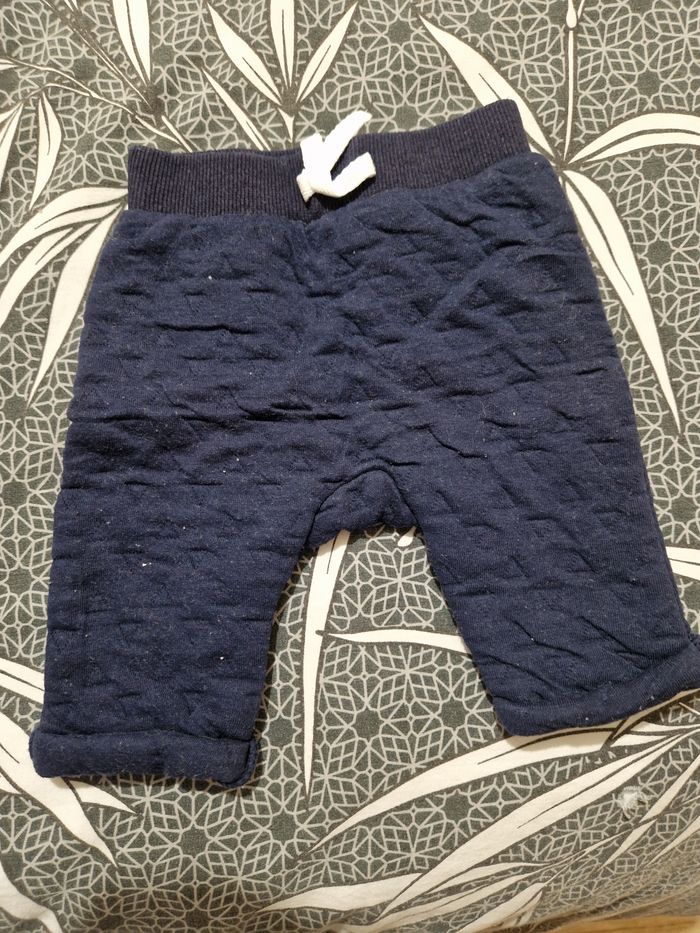 Lot pantalon 1 mois - photo numéro 3