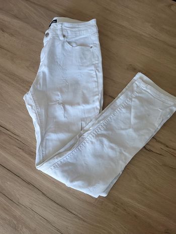 Jean troué taille 36