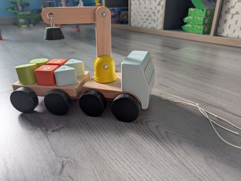 Camion grue Ikea jouet en bois
